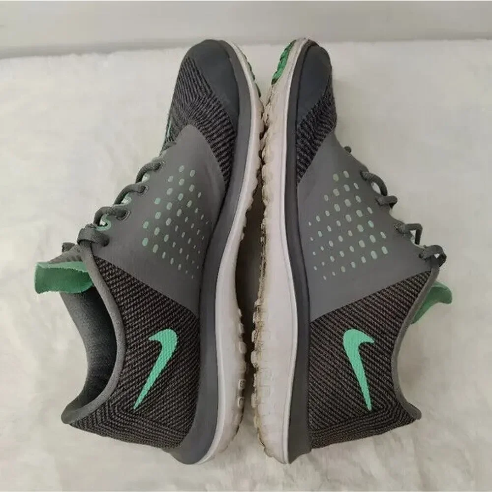 Nike gray lace up sneakers sz 8